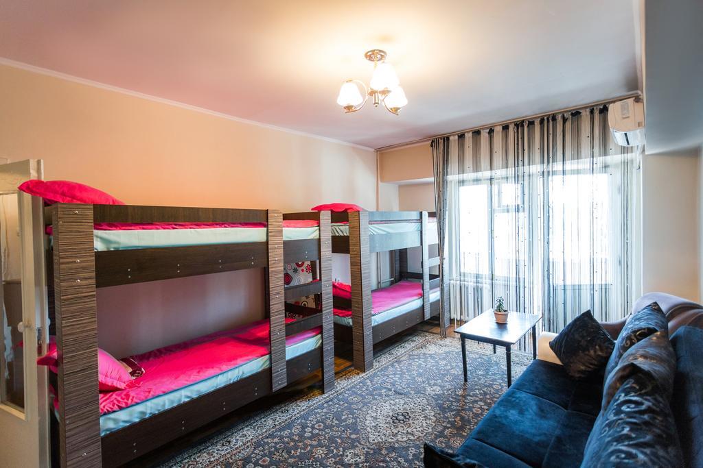 Ussr Hostel Bisjkek Kamer foto