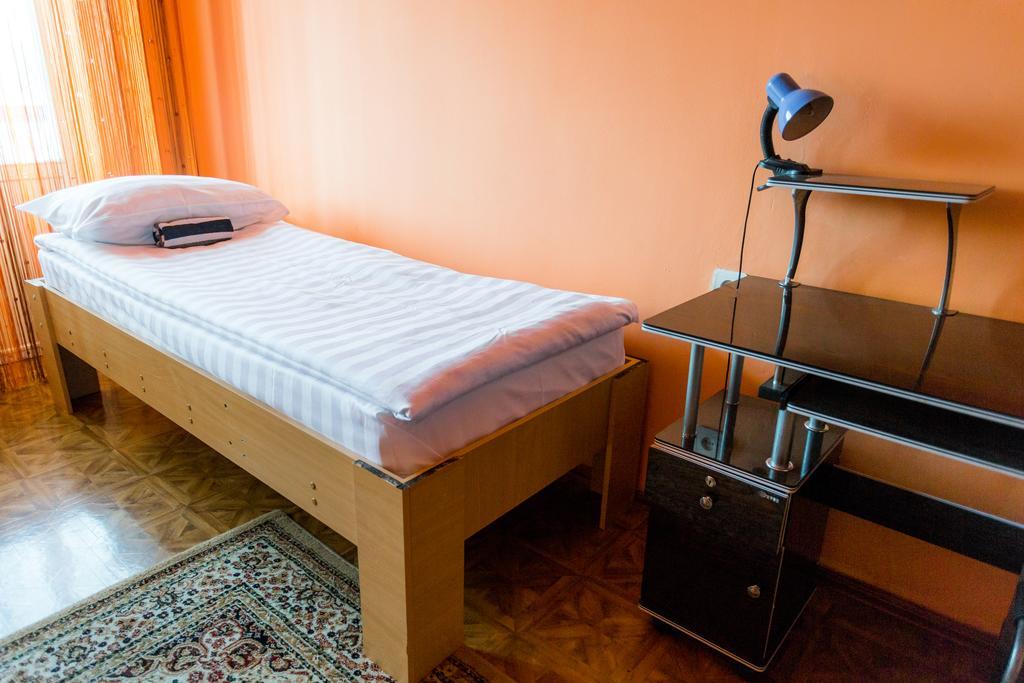 Ussr Hostel Bisjkek Kamer foto