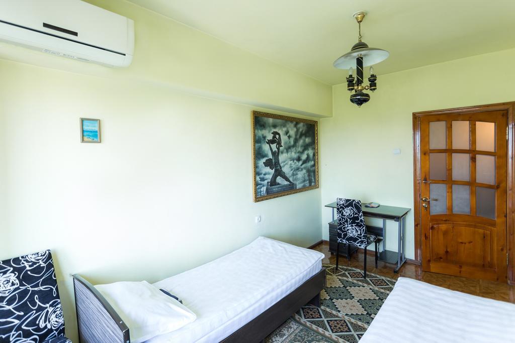 Ussr Hostel Bisjkek Kamer foto