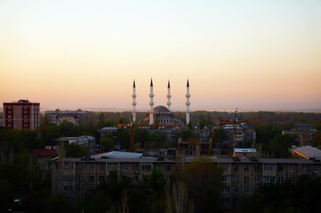 Ussr Hostel Bisjkek Buitenkant foto